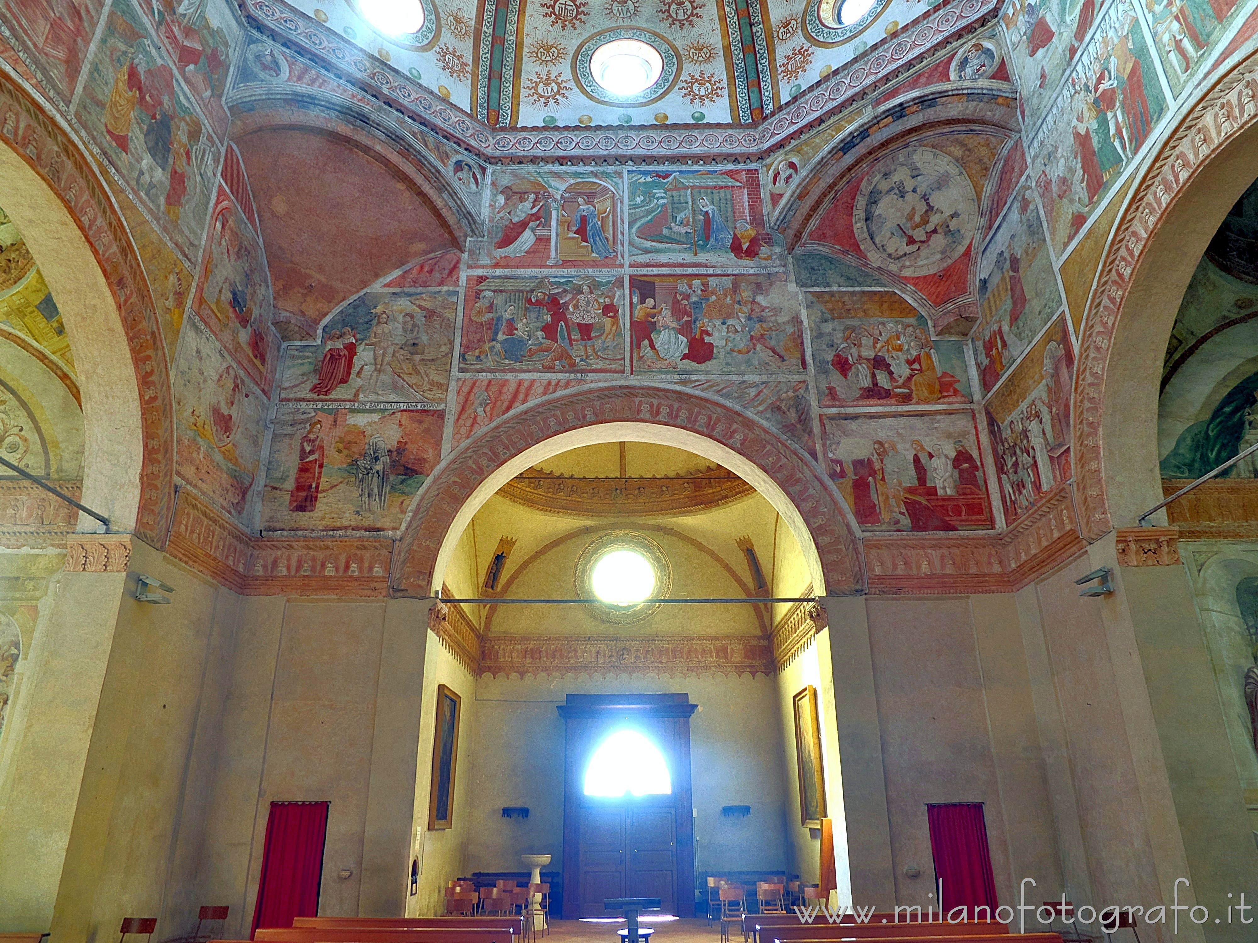 Castelleone (Cremona, Italy) - West wall of the central body of the Church of St. Mary in Bressanoro - Full resolution picture